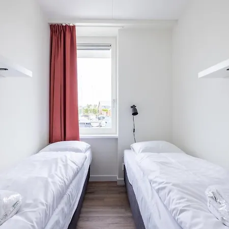 Modern Waterfront Retreat, Cleaning Included Uitgeest