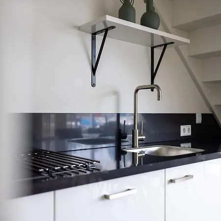 Modern Waterfront Retreat, Cleaning Included Uitgeest