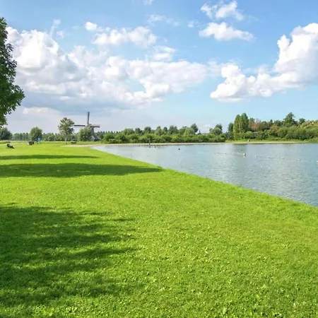Modern Waterfront Retreat, Cleaning Included Uitgeest